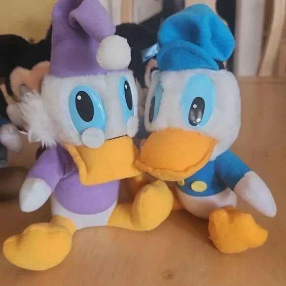 Vintage Mickey & friends Christmas Carol 7" plush - Picture 6 of 8